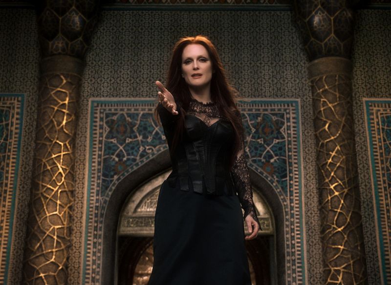 Filmsko! Julianne Moore v pustolovščini Sedmi sin