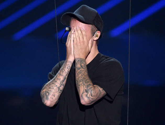 Ojoj! Justin Bieber se je zlomil