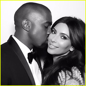 Kim in Kanye praznujeta na spletu