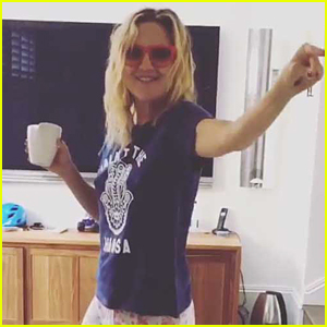 Video! Kate Hudson: Tako zjutraj ob kavi prepeva v pižami