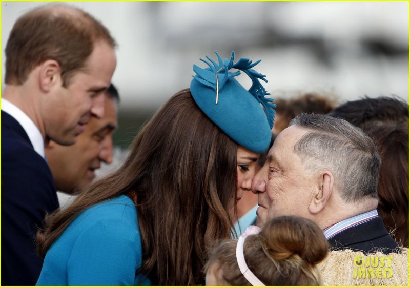 Kako žari! Kate Middleton: Obvlada posebno poljubljanje