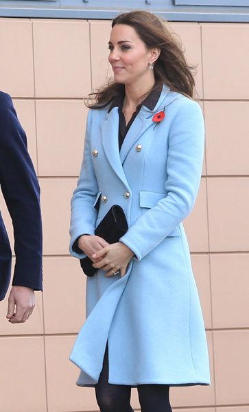 Foto! Kate Middleton: Nosečnost jo je naredila še bolj ljubko
