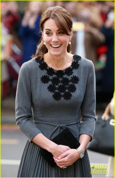 Je Kate Middleton res ponovno noseča? In to z dvojčkoma!