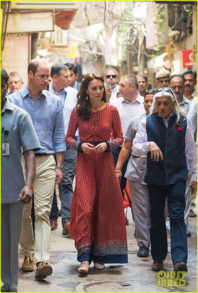 Kate Middleton tega še nikoli ni nosila ...