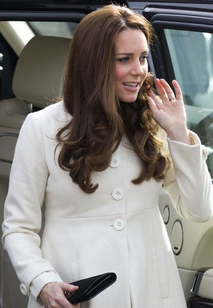 Vau! Kate Middleton obiskala kraj svoje priljubljene serije