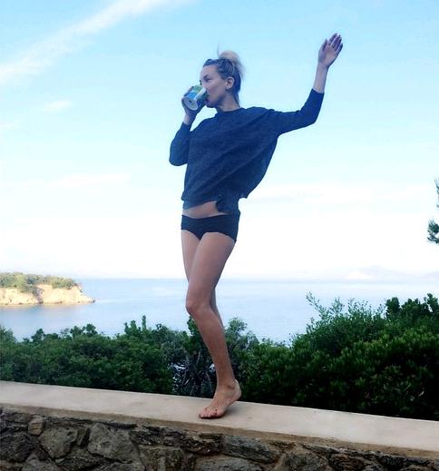 Foto! Kate Hudson: V Grčiji pokazala mamljivo seksi telo