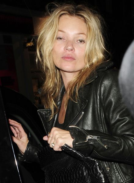 OJOJ! Kate Moss preveč pijana in zadrogirana, da bi imela otroka?!