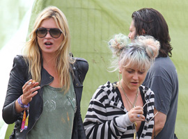 OPS! Kate Moss izgubila 14 tisoč eurov vreden zaročni prstan