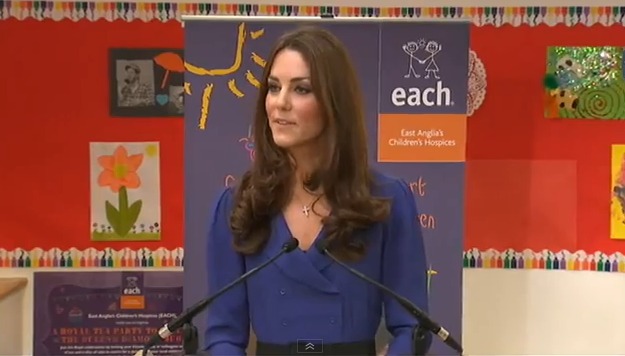 VIDEO Kate Middleton prvič spregovorila kot Cambriška vojvodinja