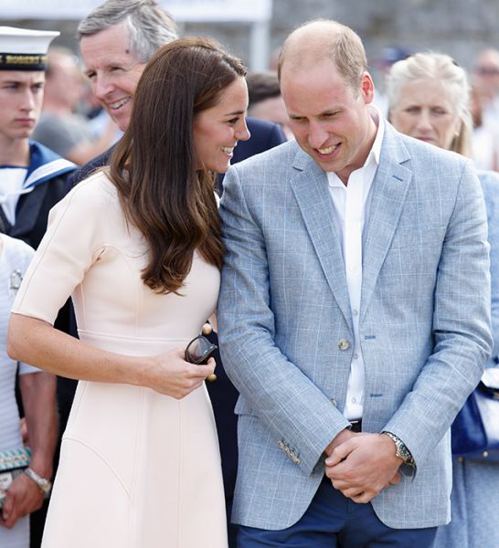 William in Kate z otrokoma odletela na oddih v razkošen dvorec