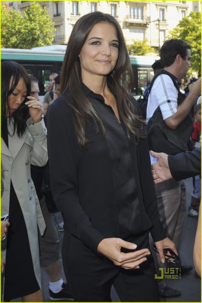 Katie Holmes: Pariška lepotica na modni reviji