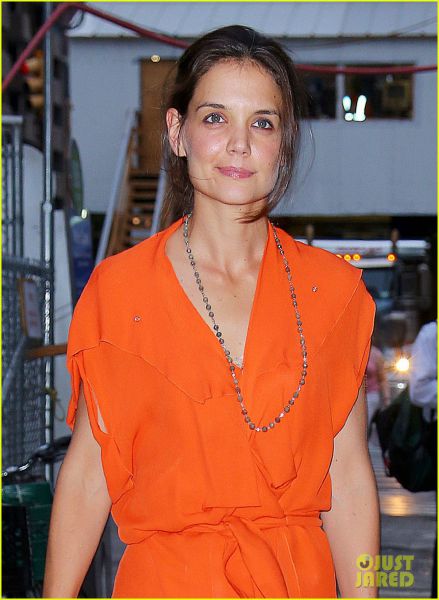 Katie Holmes hčerko vpisala v katoliško šolo