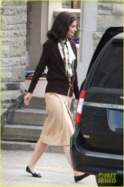 Tako se je Katie Holmes prelevila v Jackie O