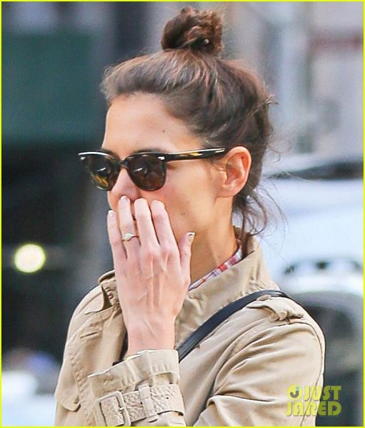 Katie Holmes ponovno sprožila govorice o zaroki