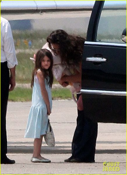 Katie Holmes in Suri zapustili Toma