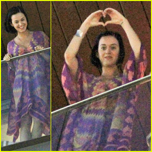Preprosto dekle: Katy Perry brez ličil in lasnih podaljškov