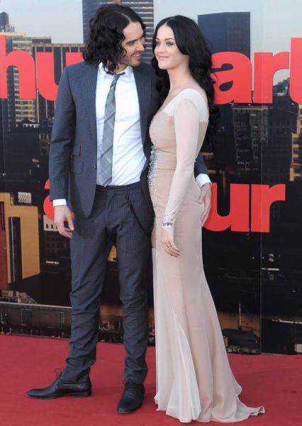 Poredni Russell Brand za zadnjico zagrabil Katy Perry