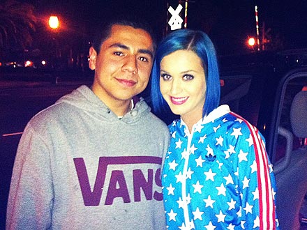 Katy Perry: Zaradi šoka po ločitvi se je pobarvala na modro?