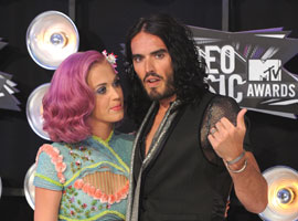 Ojoj! Katy Perry: Njen soprog se rad oblači v njene seksi kostume!