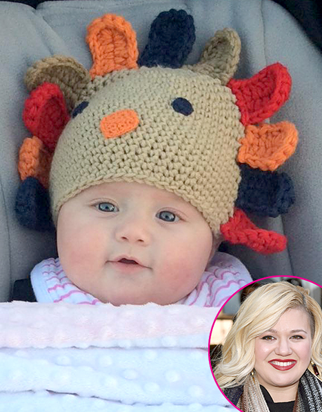 Foto! Kelly Clarkson je svojo hčerkico oblekla v purana!