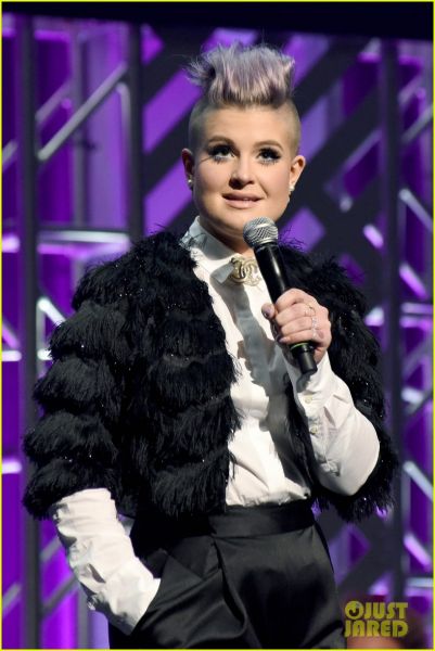 Ojoj! Kelly Osbourne udrihala po voditeljici