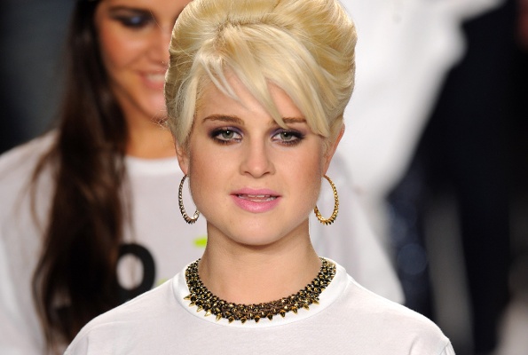 Razočarana Kelly Osbourne: S stopljenimi kilami je izginilo tudi oprsje