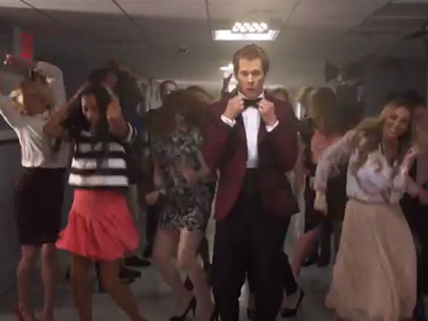 Video! Kevin Bacon še vedno obvlada!