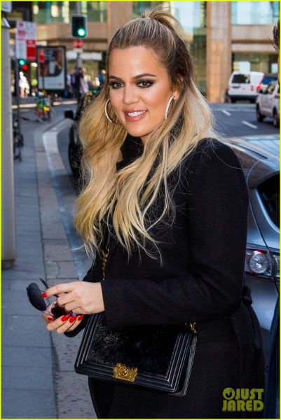 Opa! Khloe Kardashian razkrila zakaj njen brat živi z njo
