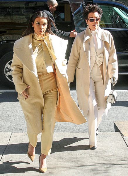Kim & Kris: Sta se res morali obleči tako podobno?