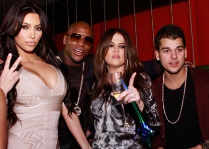 FOTO Seksi Kim Kardashian navdušila z mini oblekico in dekoltejem
