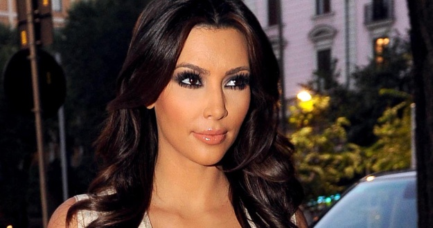 Kim Kardashian je prišla k pameti: Premlada sem za botoks!