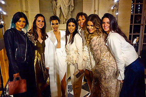 Foto! Kim in Kanye žurala v Versajski palači!