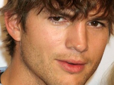 ŠOKANTNO Ashton Kutcher: Njegovo dekle je bilo žrtev serijskega morilca