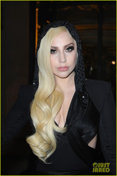 Uau! Lady Gaga: Je končno postala bolj ženstvena?