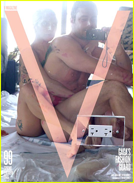 Lady GaGa se je slekla skupaj s svojim