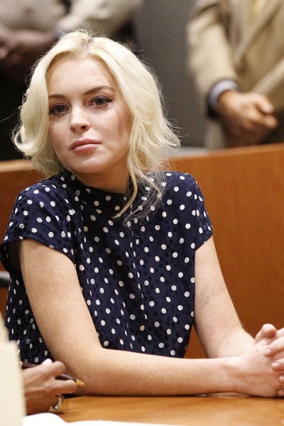 Prenatrpani so: Lindsay Lohan v zaporu preživela le 6 ur