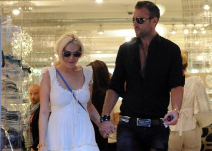 FOTO Lindsay Lohan: Delo dobila le zaradi ljubimkanja s šefom?