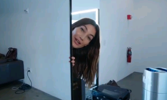 Takole je Lily Aldridge brez cenzure pokazala 2 milijona vreden modrček