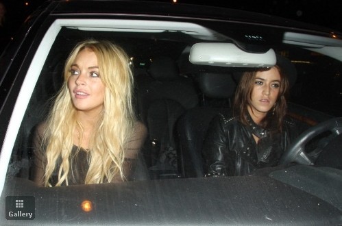Lindsay Lohan uživa v lezbični zvezi s postavno izraelsko vojakinjo