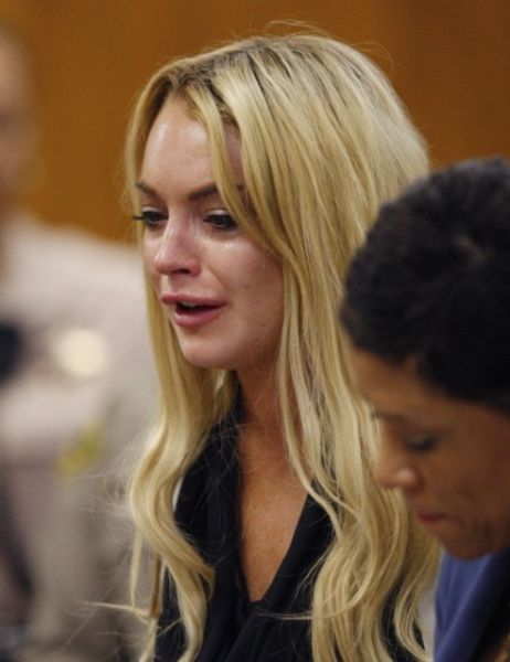 ŠOK Lindsay Lohan se še vedno ni rešila odvisnosti od drog