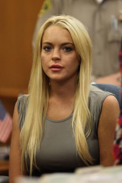 Lindsay Lohan: Po odpustu iz zapora jo čaka zdravljenje odvisnosti