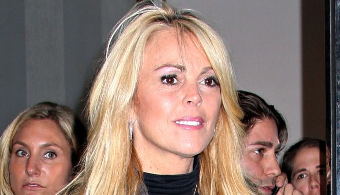 Mama Lindsay Lohan od policije zahteva brezplačen sladoled