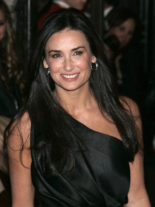 ŠOK Demi Moore zaradi predoziranja s tabletami pristala v bolnici