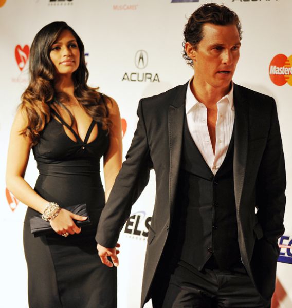 Igralec Matthew McConaughey je poročil svojo Camilo