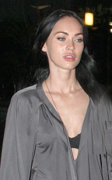 FOTO Provokativna Megan Fox v črnem modrčku