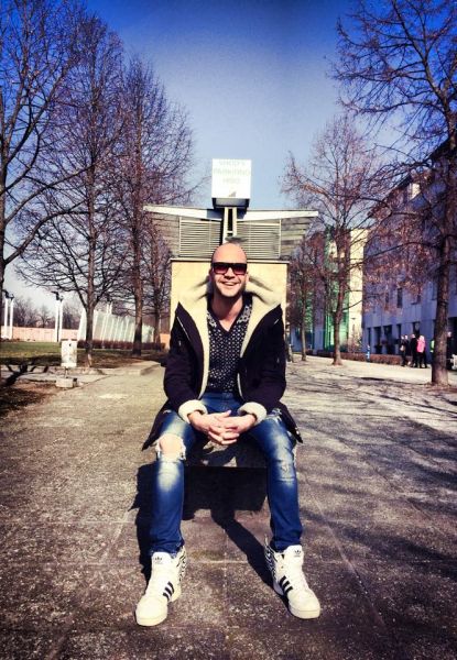 OPA! 'Kmet' Miha Kavčič jim je pokazal sredinec!