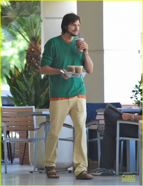 Ujeta! Mila Kunis in Ashton Kutcher na zmenku