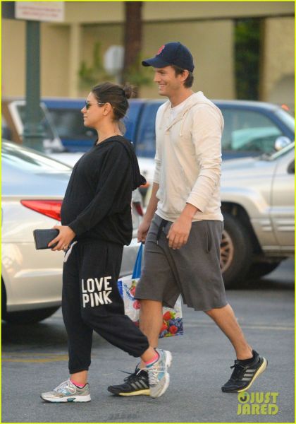 Foto! Mila Kunis: Še malo in bo rodila