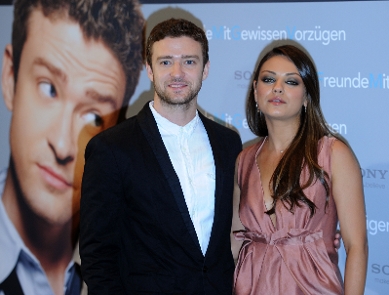 OPA! Brhka Mila Kunis pod obleko ne nosi modrčka