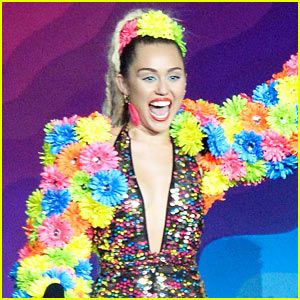 Vau! Miley podarila svoj album